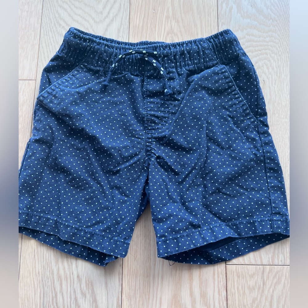 CAt and Jack 3T blue shorts with tiny polka dots